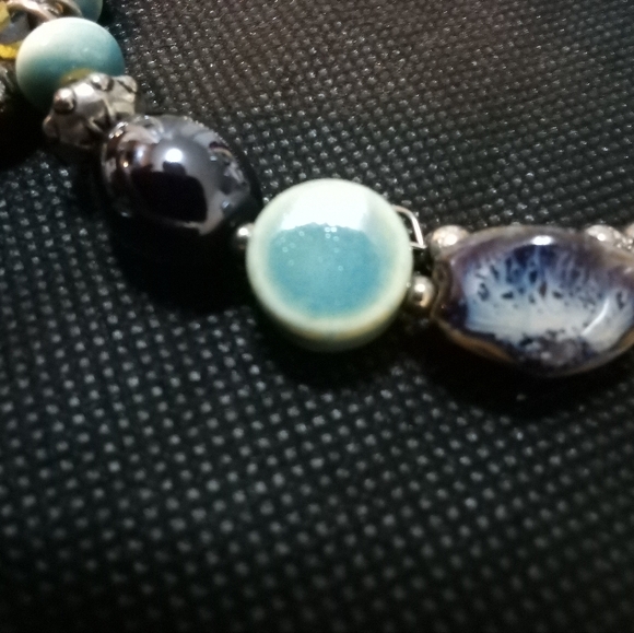 NWOT Peace Vibes ✌️Multicolor Pendant Choker Necklace, Very Colorful Stones. - Picture 8 of 11